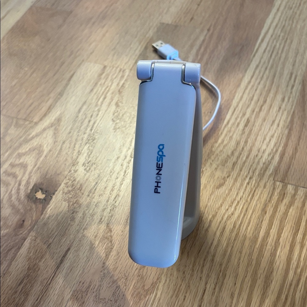 White anti bacterial Device Cleaner